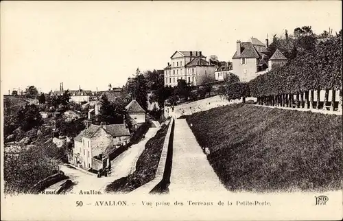 Ak Avallon Yonne, Gesamtansicht von Terreaux de la Petite Porte aus