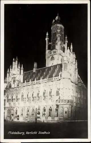 Ak Middelburg Zeeland Niederlande, beleuchtetes Rathaus
