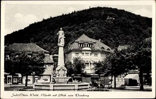 Ak Suhl in Thüringen, Blick nach dem Domberg, Markt, Brunnen