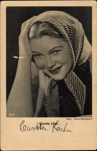 Ak Schauspielerin Carsta Löck, Portrait, Kopftuch, Autogramm