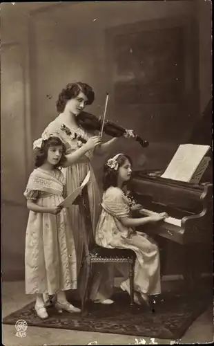 Ak Frau und Mädchen mit Violine und Klavier