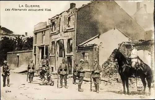 Ak Visé Wallonien Lüttich, Deutsche Soldaten in Uniformen, Kriegszerstörungen, I WK