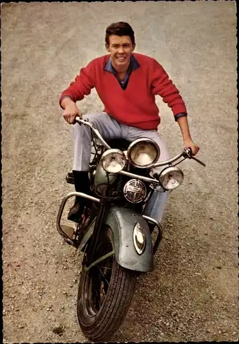 Ak Sänger und Schauspieler Peter Kraus, Portrait, Motorrad