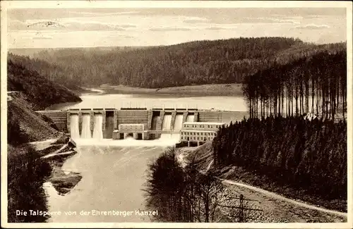 Ak Kriebstein Mittelsachsen, Blick zur Talsperre von der Ehrenberger Kanzel, Staumauer mit Überlauf