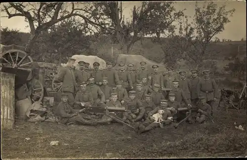 Foto Ak Deutsche Soldaten in Uniformen, MG-Trupp