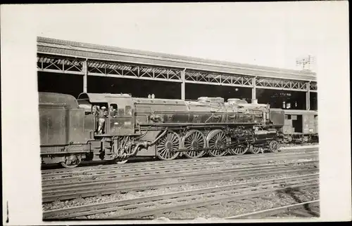 Foto Französische Eisenbahn in einem Bahnhof, Dampflok