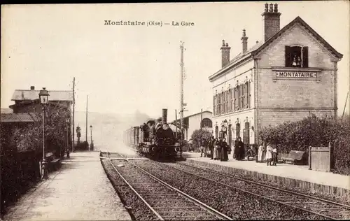 Ak Montataire Oise, Bahnhof, Gleisseite, Dampflok