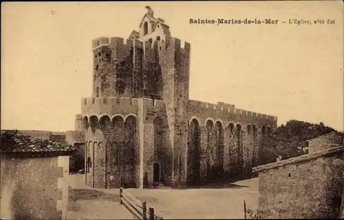 Ak Saintes Maries de la Mer Bouches du Rhone, Kirche