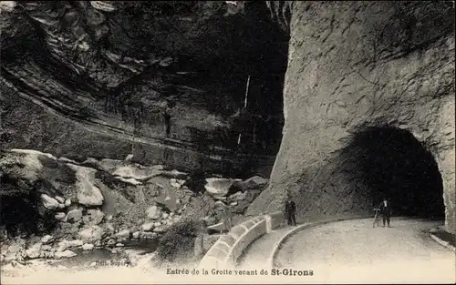 Ak Saint Girons Ariège, Eingang zur Höhle von St. Girons kommend