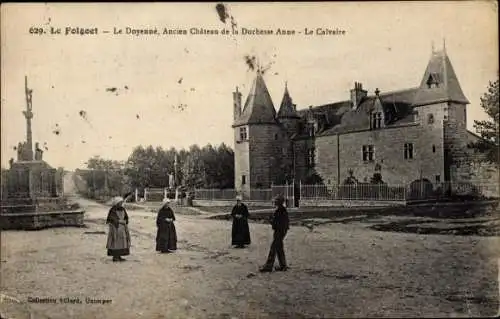 Ak Le Folgoët Finistère, Le Doyenne, ehemaliges Schloss der Herzogin Anne, Le Calvaire