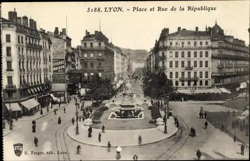 Ak Lyon Rhône, Place und Rue de la République