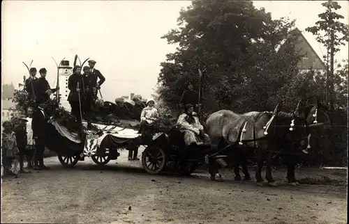 Foto Ak Geising Altenberg im Erzgebirge, Festwagen des Wintersportvereins, Schützenfest 1921