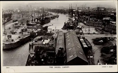 Ak Cardiff Wales, The Docks
