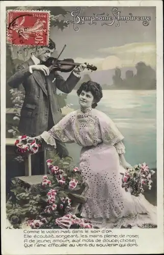 Ak Liebespaar, Rosenblüten, Mann spielt Violine