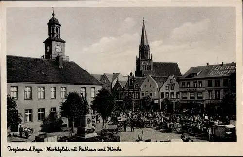 Ak Trzebiatów Treptow an der Rega Westpommern, Marktplatz, Rathaus, Kirche