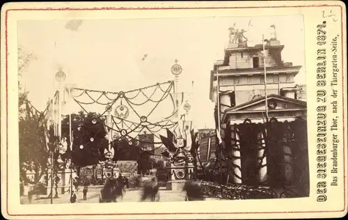 CdV Berlin Mitte, Siegeseinzug 1871, Brandenburger Tor, nach der Tiergarten-Seite