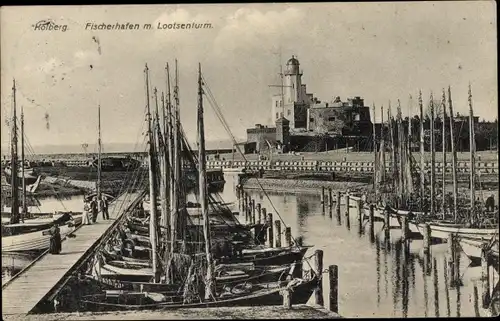 Ak Kołobrzeg Kolberg Pommern, Fischerhafen, Boote, Lotsenturm