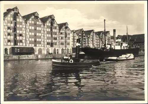 Ak Kaliningrad Königsberg Ostpreußen, Alte Speicher am Hundegatt, Dampfer, Schlepper