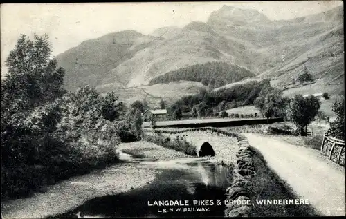 Ak Windermere Cumbria England, Langdale Pikes, Brücke