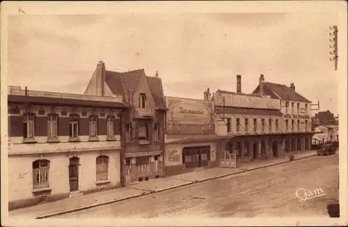 Ak Etaples sur Mer Pas de Calais, Place de la Gare