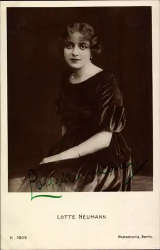 Ak Schauspielerin Lotte Neumann, Portrait, Hut, Zopf