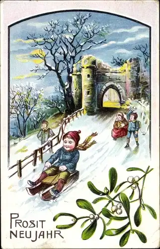 Ak Glückwunsch Neujahr, Junge auf einem Schlitten, Abfahrt, Mistelzweig
