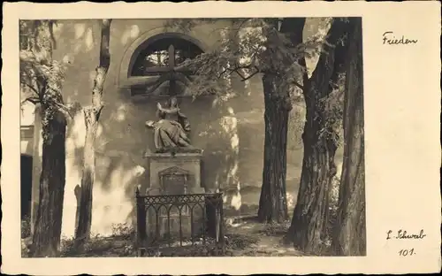 Foto Ak Wien 7 Neubau, Denkmal, Frieden