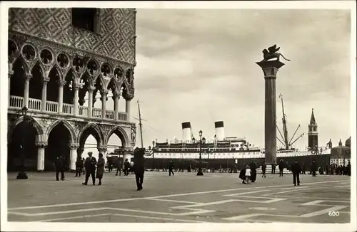 Ak Venezia Venedig Veneto, Markusplatz, Säule, Dampfschiff