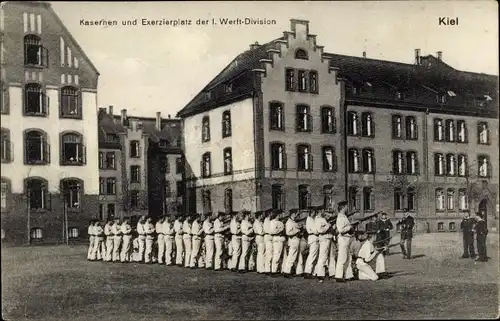 Ak Kiel, Kasernen, Exerzierplatz der I. Werft-Division