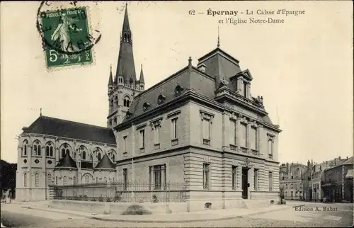 Ak Epernay Marne, La Caisse d’Epargne, Kirche Notre-Dame