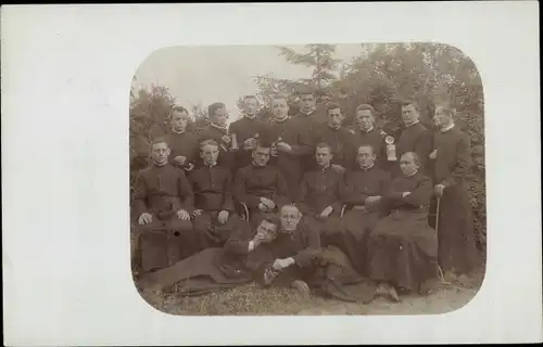 Foto Ak Bamberg in Oberfranken, Kommilitonen im Seminar-Garten