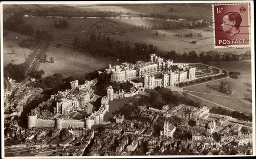 Ak Windsor Berkshire England, Schloss Windsor, Luftaufnahme