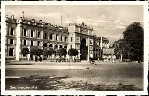 Ak Gera in Thüringen, Hauptbahnhof, Vorplatz