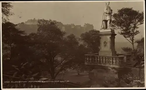 Ak Edinburgh Schottland, Allan Ramsey Monument und Castle