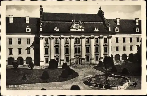 Ak St. Florian Oberösterreich, Stift St. Florian, Brunnen