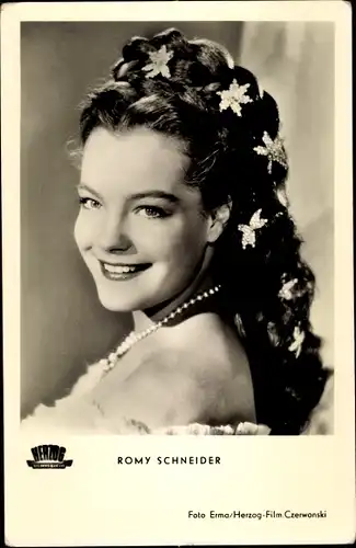 Ak Schauspielerin Romy Schneider, Filmszene Sissi, Portrait