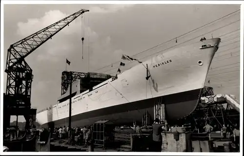 Foto Ak Dampfer Perikles in der Werft