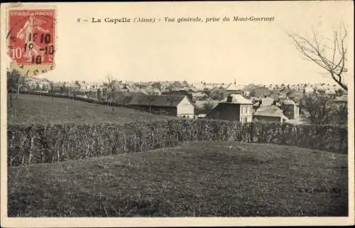 Ak La Capelle in Thierache Aisne, Gesamtansicht, aufgenommen vom Mont-Gourmet
