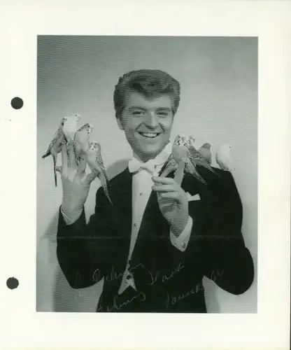 Autogrammkarte Schauspieler Johnny Hart, Portrait mit Wellensittichen, Autogramm
