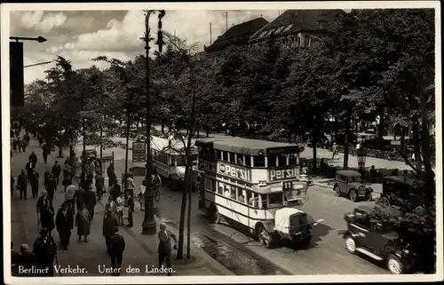 Ak Berlin Mitte, Unter den Linden, Berliner Verkehr, Busse, Reklame Persil, Autos, Passanten