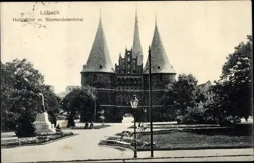 Ak Hansestadt Lübeck, Holstentor, Bismarckdenkmal