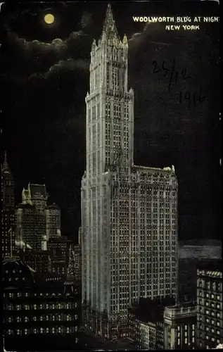 Ak New York City USA, Woolworth-Gebäude bei Nacht