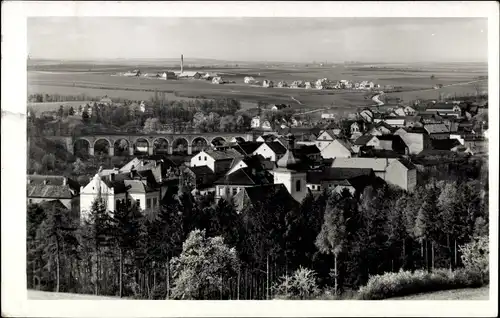 Ak Úvaly Valtice Feldsberg Südmähren, Panorama, Viadukt