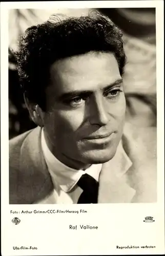 Ak Schauspieler Raf Vallone, Portrait