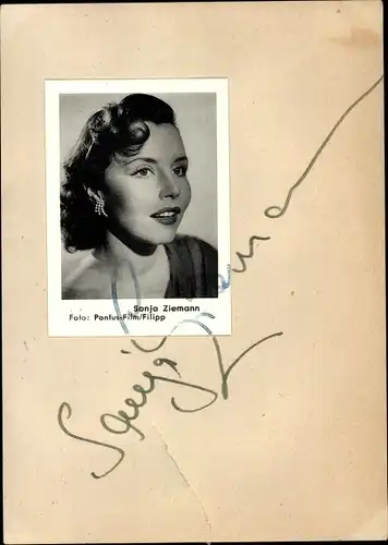 Ak Autogramm Schauspielerin Sonja Ziemann, Portrait