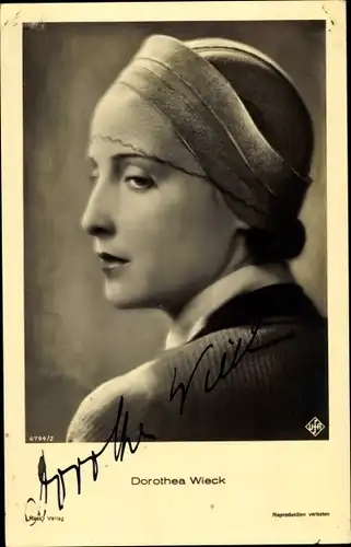 Ak Schauspielerin Dorothea Wieck, Portrait, Ross Verlag 6794 2, Ufa Film, Autogramm