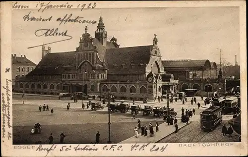 Ak Essen im Ruhrgebiet, Hauptbahnhof, Straßenbahn, Autos