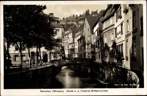 Ak Monschau Montjoie in der Eifel, an der Friedrich Wilhelmbrücke