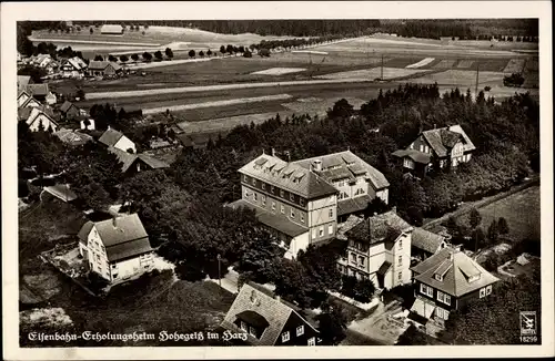 Ak Hohegeiß Braunlage, Fliegeraufnahme vom Ort, Eisenbahn Erholungsheim