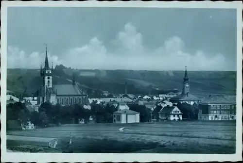 Ak Polička Politschka Region Pardubice, Gesamtansicht, Kirche